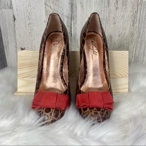 Miss Albright Darra Croc Pumps sz 7.5 NWOT